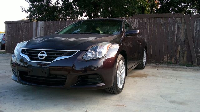 2010 Nissan Altima 2.5 S COUPE