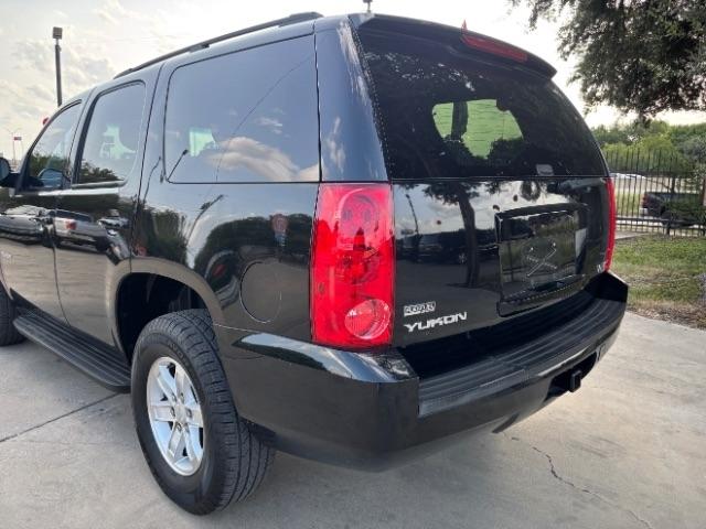 GMC Yukon  2011