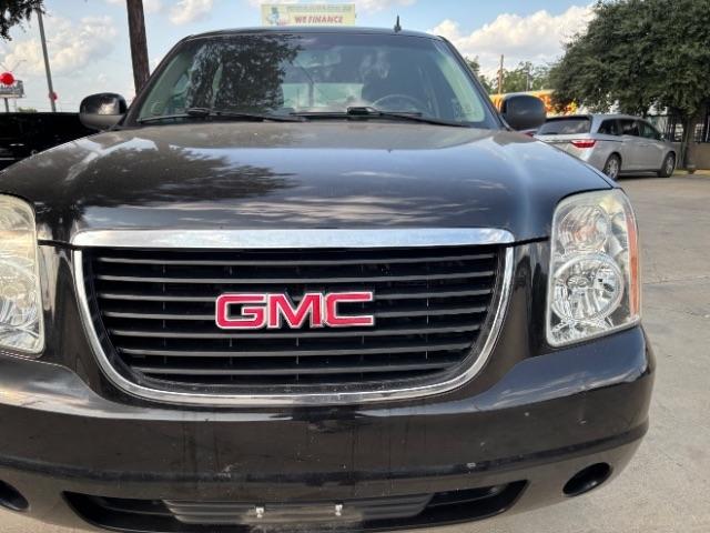 GMC Yukon  2011