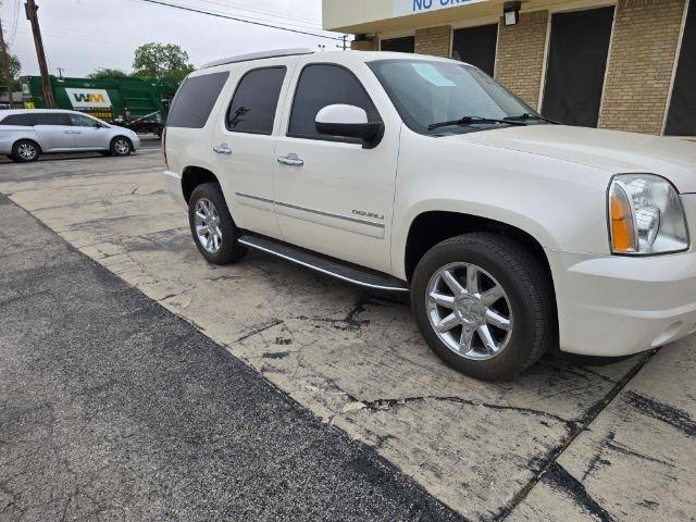 GMC Yukon Denali  2013