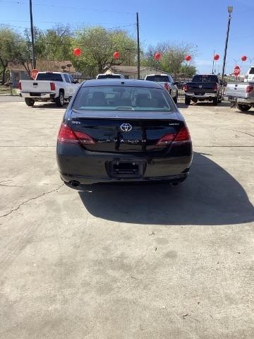 Toyota Avalon  2009