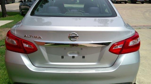 Nissan Altima  2016