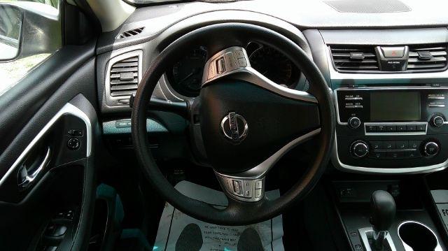 Nissan Altima  2016