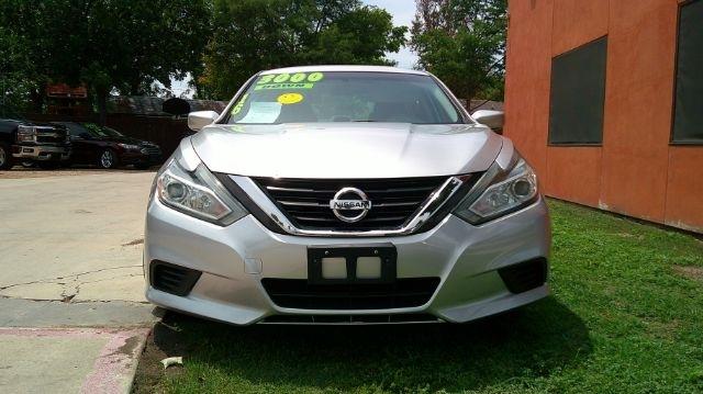 Nissan Altima  2016