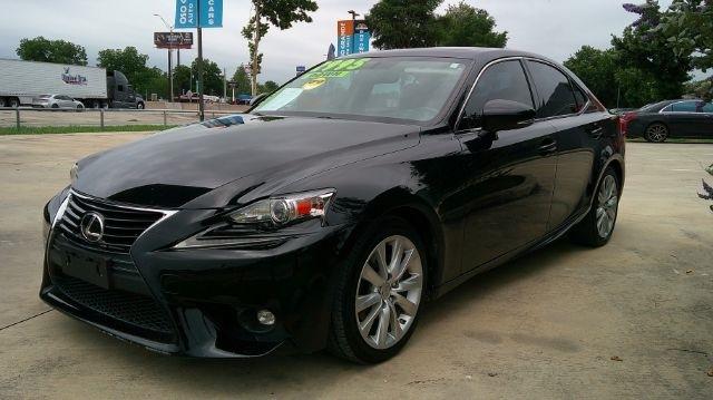 Lexus IS  2015