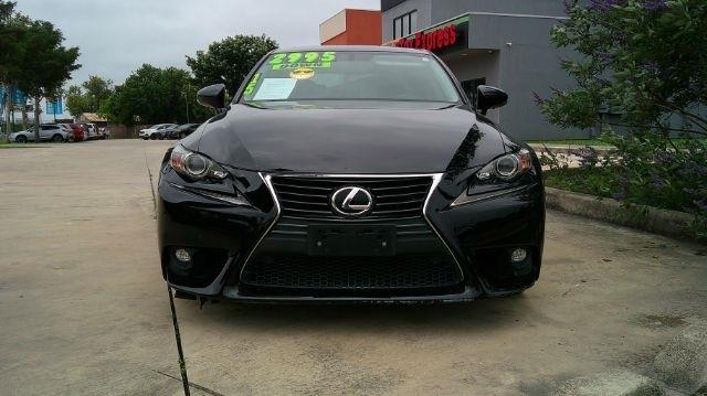 Lexus IS  2015