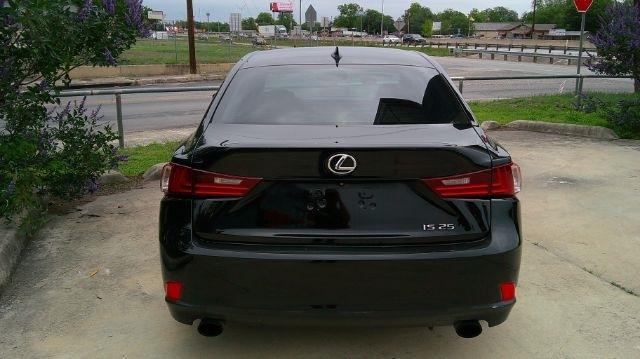 Lexus IS  2015
