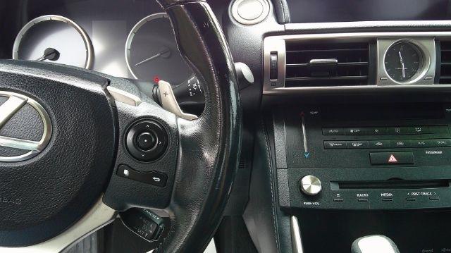 Lexus IS  2015