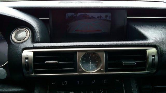 Lexus IS  2015