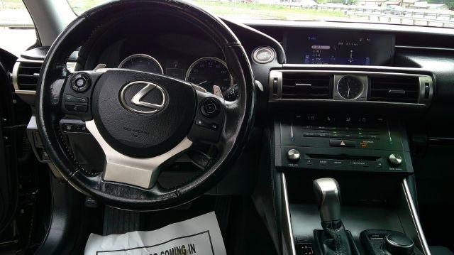 Lexus IS  2015