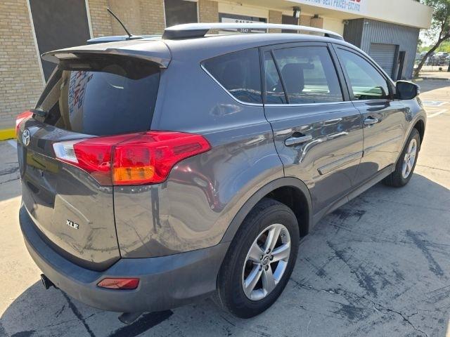 Toyota RAV4  2015