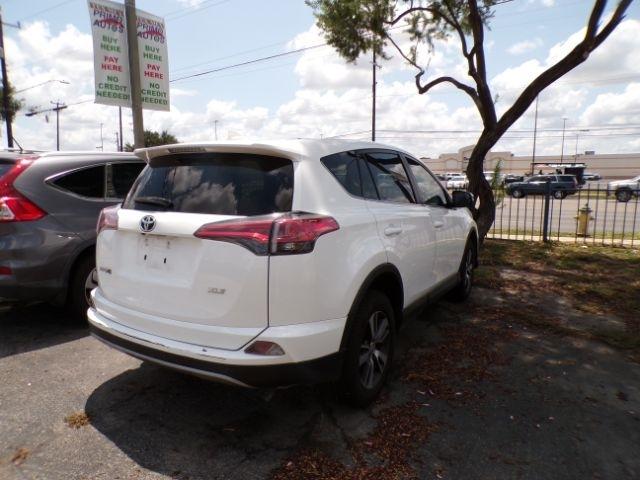 Toyota RAV4  2018