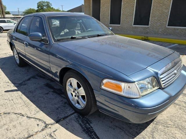 Ford Crown Victoria  2011