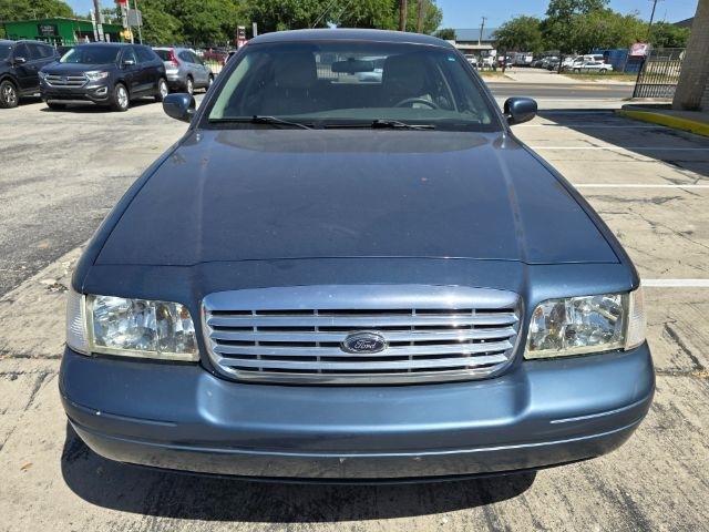 Ford Crown Victoria  2011