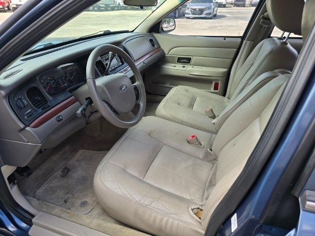 Ford Crown Victoria  2011