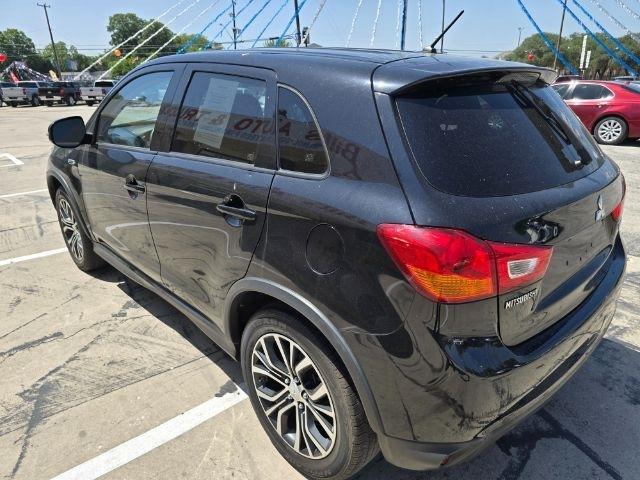 Mitsubishi Outlander Sport  2016