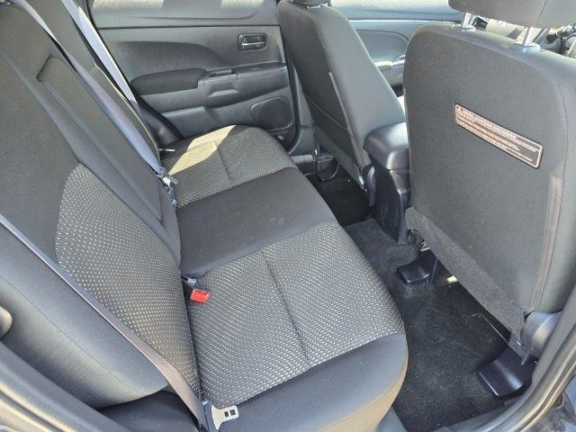 Mitsubishi Outlander Sport  2016