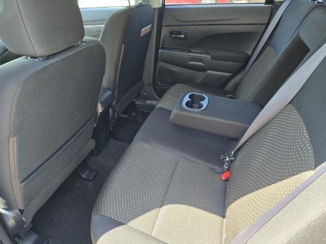 Mitsubishi Outlander Sport  2016