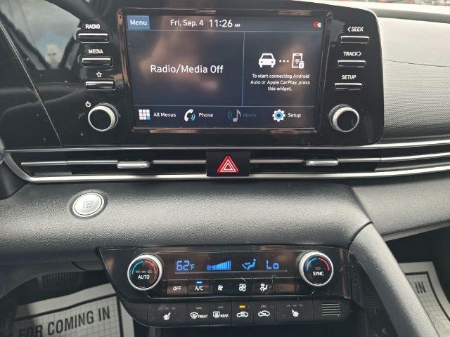Hyundai Elantra  2021