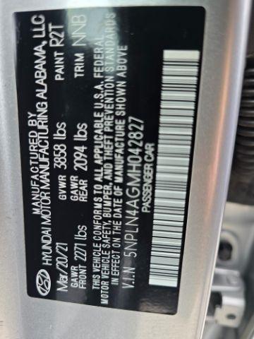 Hyundai Elantra  2021