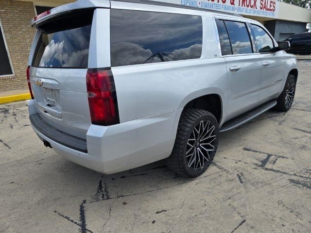 Chevrolet Suburban  2018