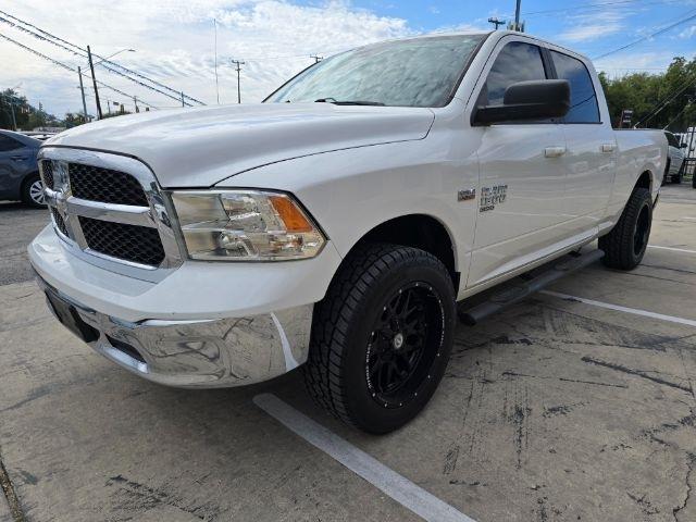 2019 RAM 1500 Classic SLT Crew Cab 4x2 6'4 Box