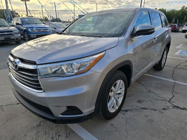 2016 Toyota Highlander LE