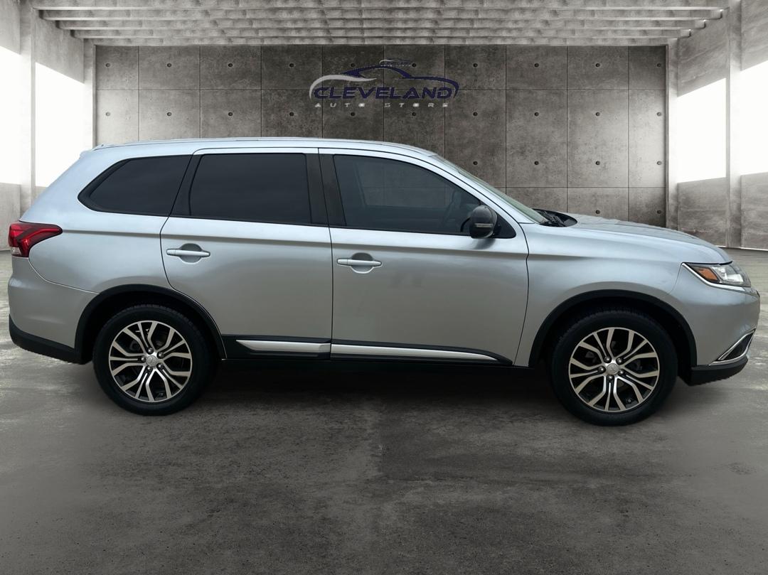 2016 Mitsubishi Outlander ES
