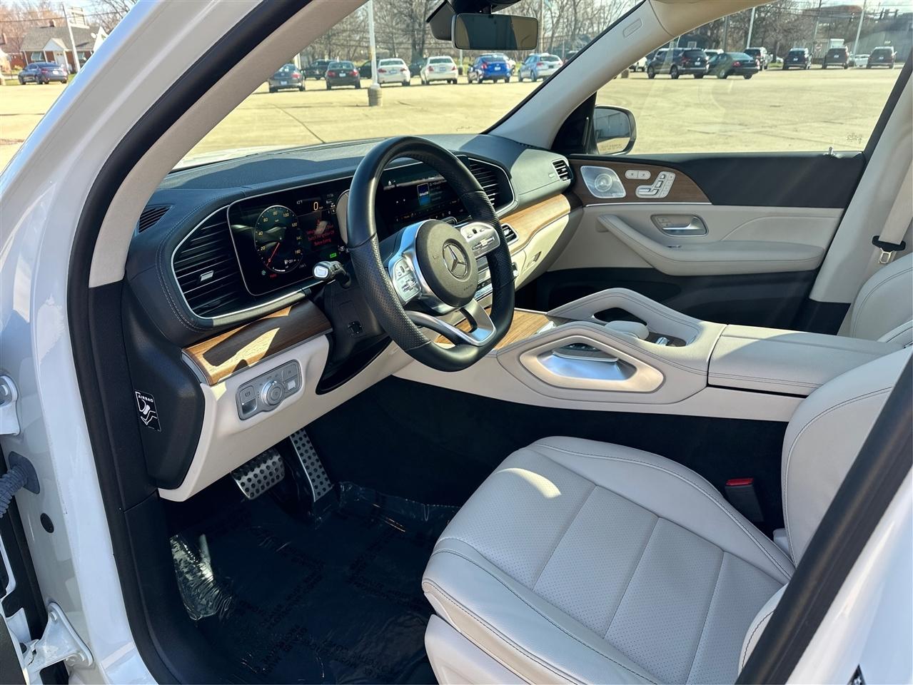 Mercedes-Benz GLS-Class  2023