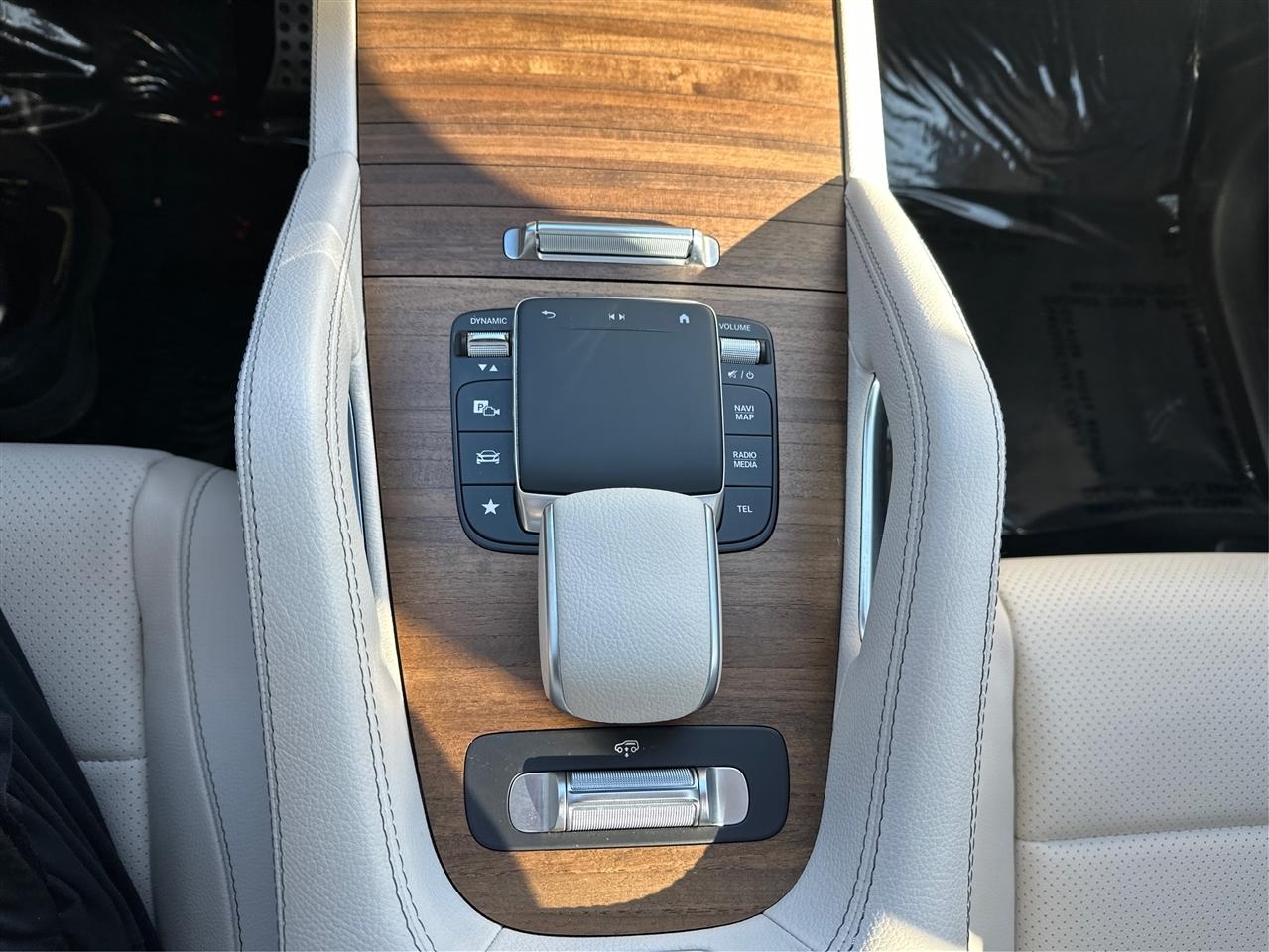 Mercedes-Benz GLS-Class  2023