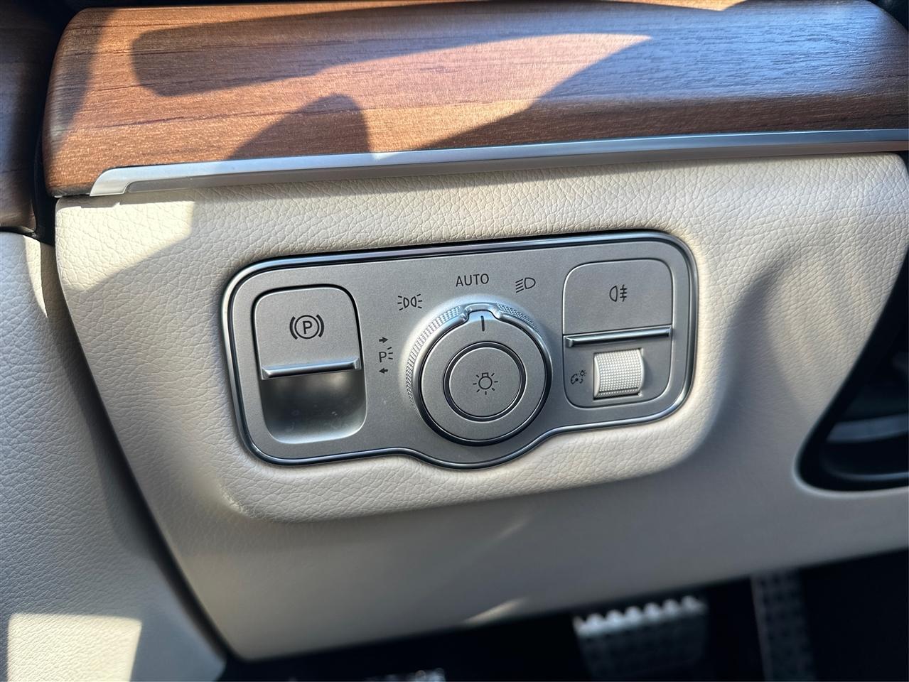 Mercedes-Benz GLS-Class  2023