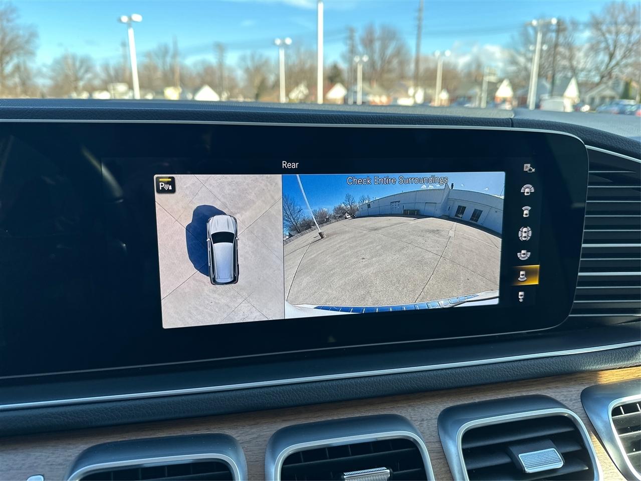 Mercedes-Benz GLS-Class  2023