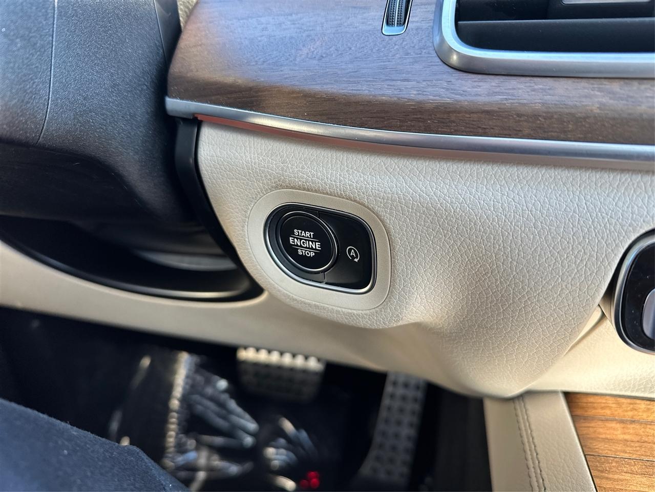 Mercedes-Benz GLS-Class  2023