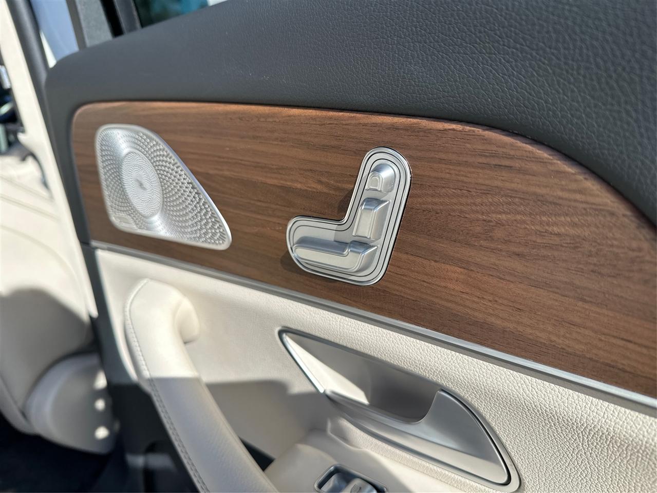 Mercedes-Benz GLS-Class  2023