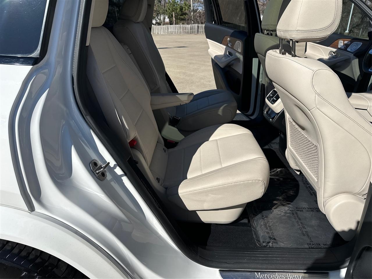 Mercedes-Benz GLS-Class  2023