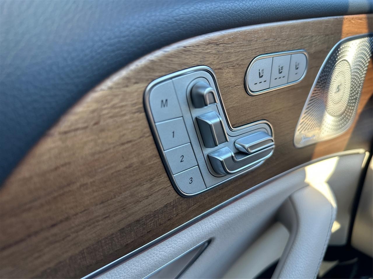 Mercedes-Benz GLS-Class  2023