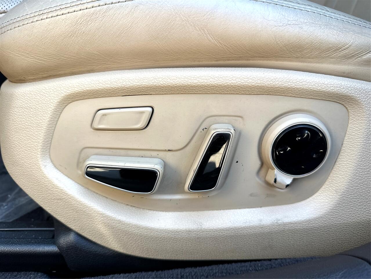 Hyundai Genesis  2015 Hyundai Genesis  2015