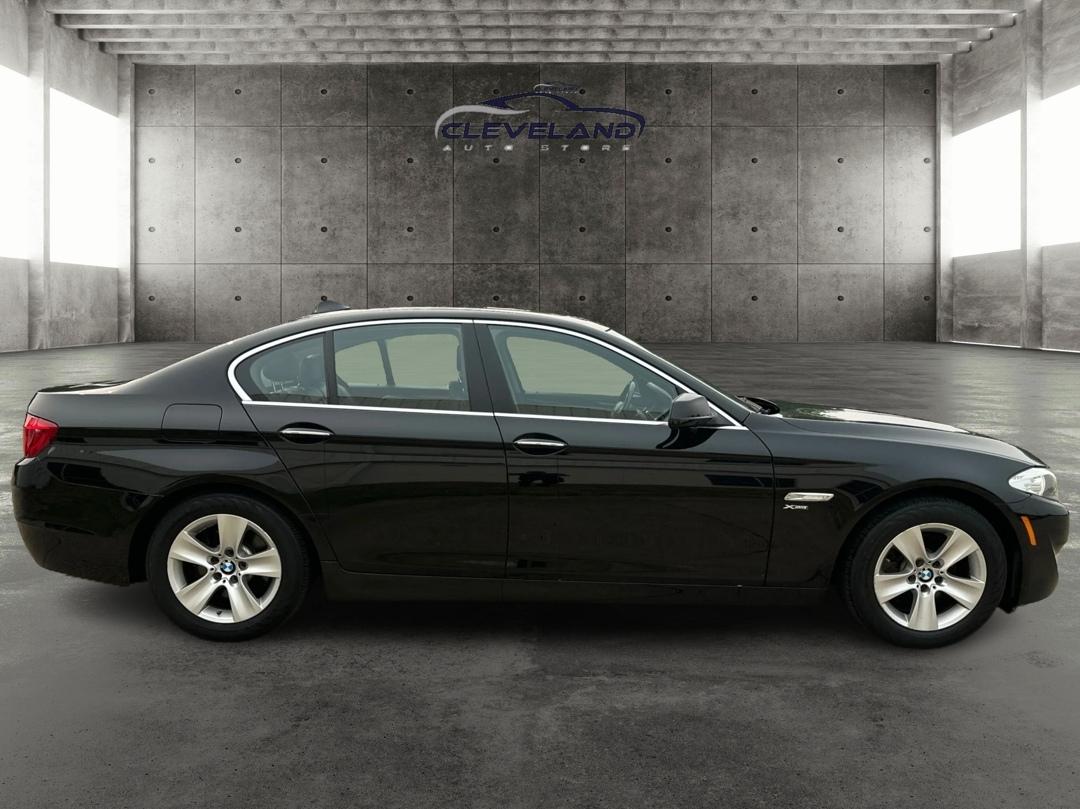 BMW 5-Series  2012