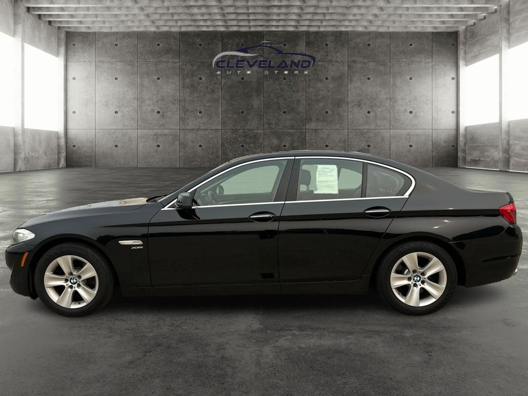BMW 5-Series  2012