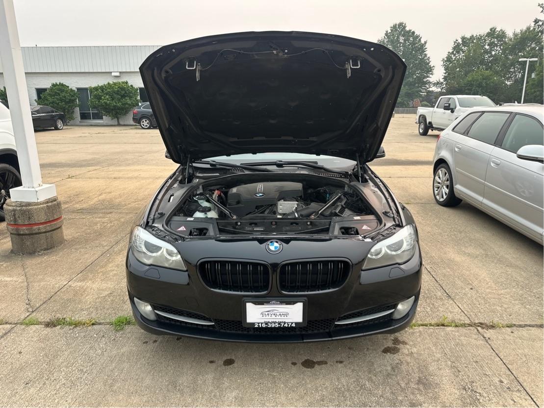 BMW 5-Series  2012