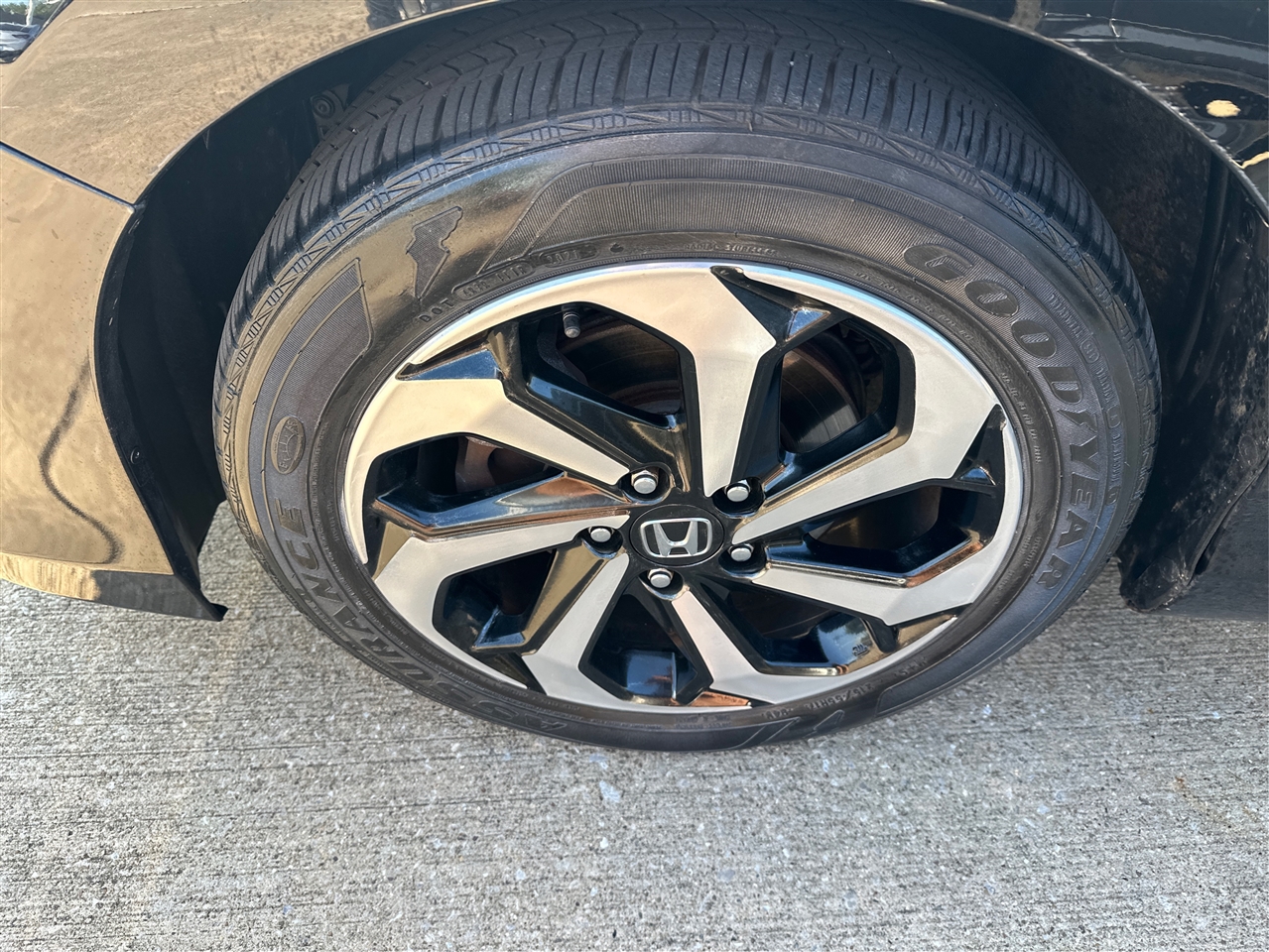 2017 Honda Accord EX-L V6 photo 25