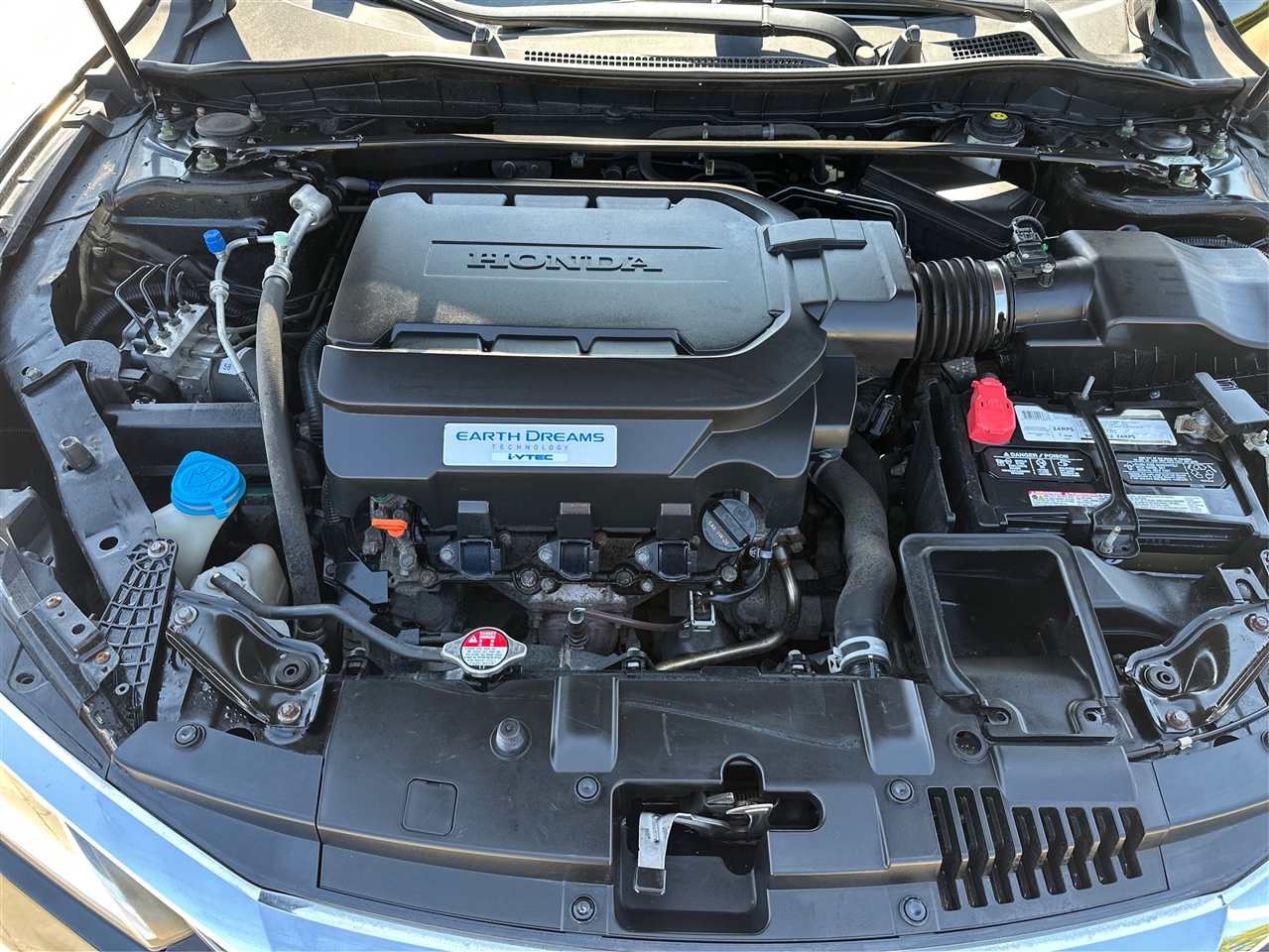 2017 Honda Accord EX-L V6 photo 28