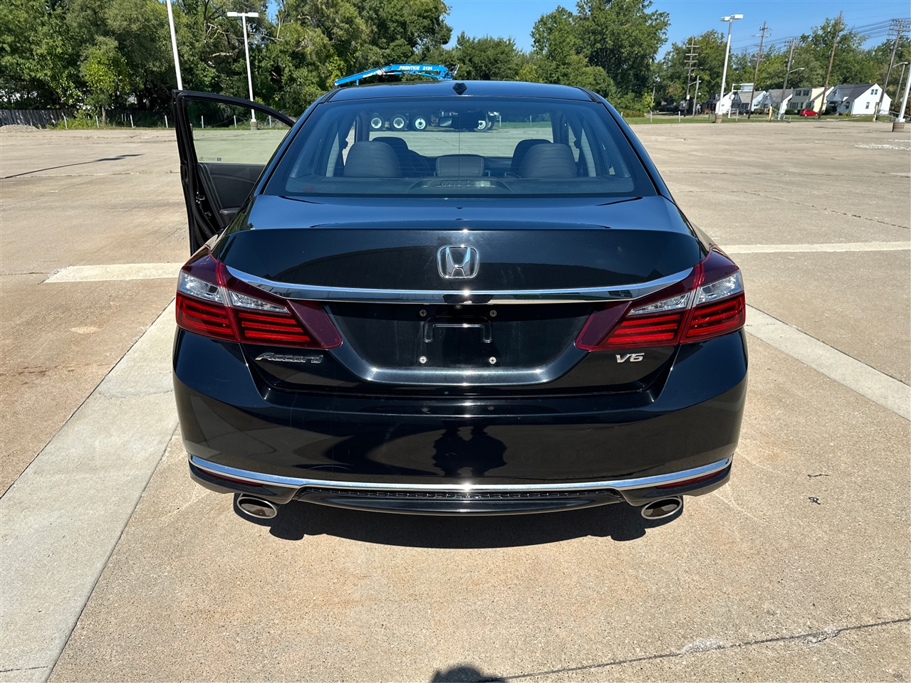 2017 Honda Accord EX-L V6 photo 29