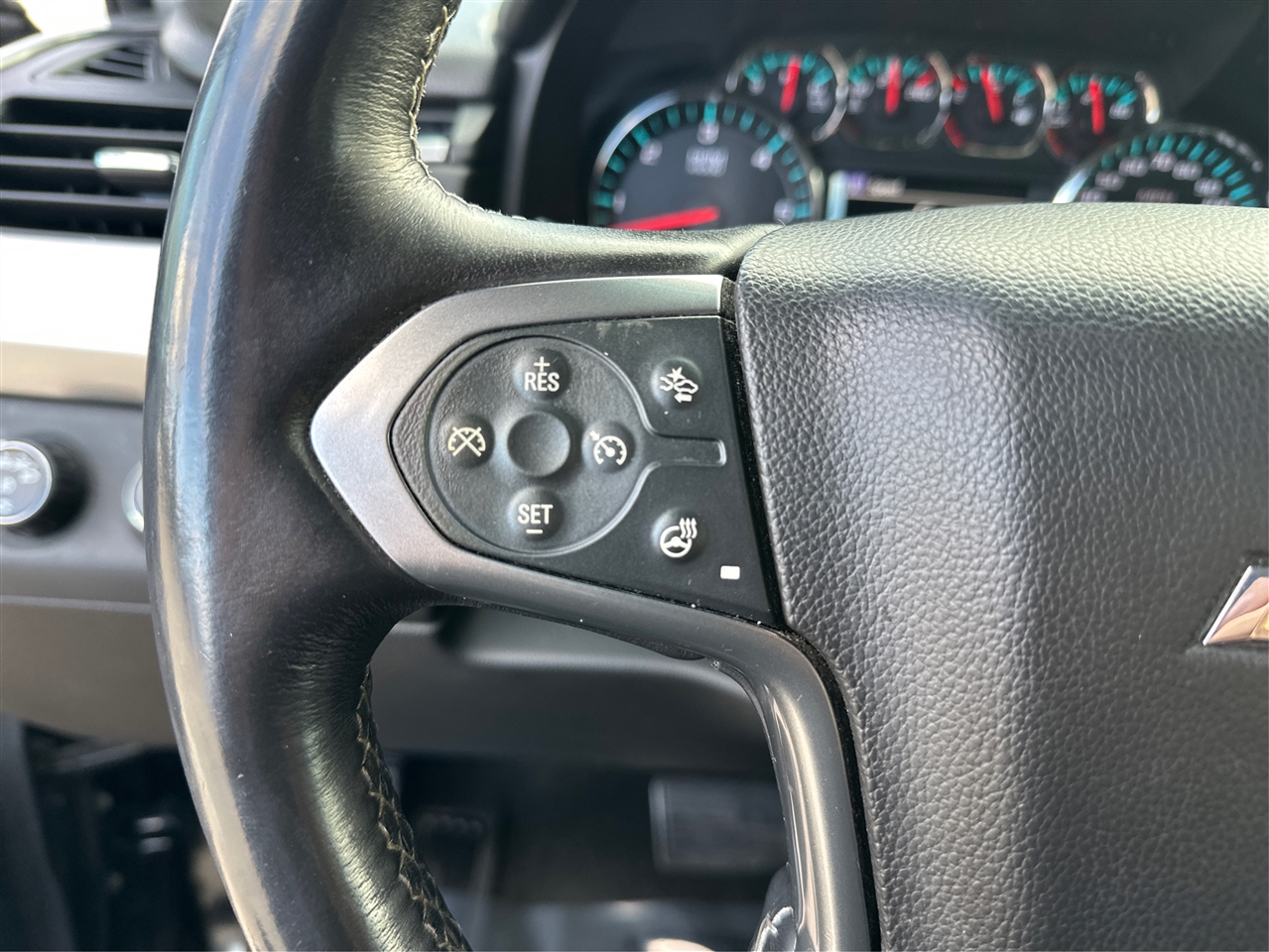 Chevrolet Suburban  2016 Chevrolet Suburban  2016