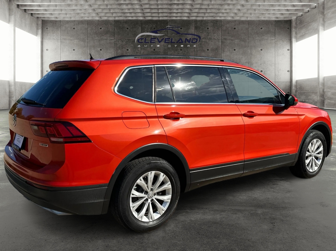 2019 Volkswagen Tiguan SEL R-Line photo 3