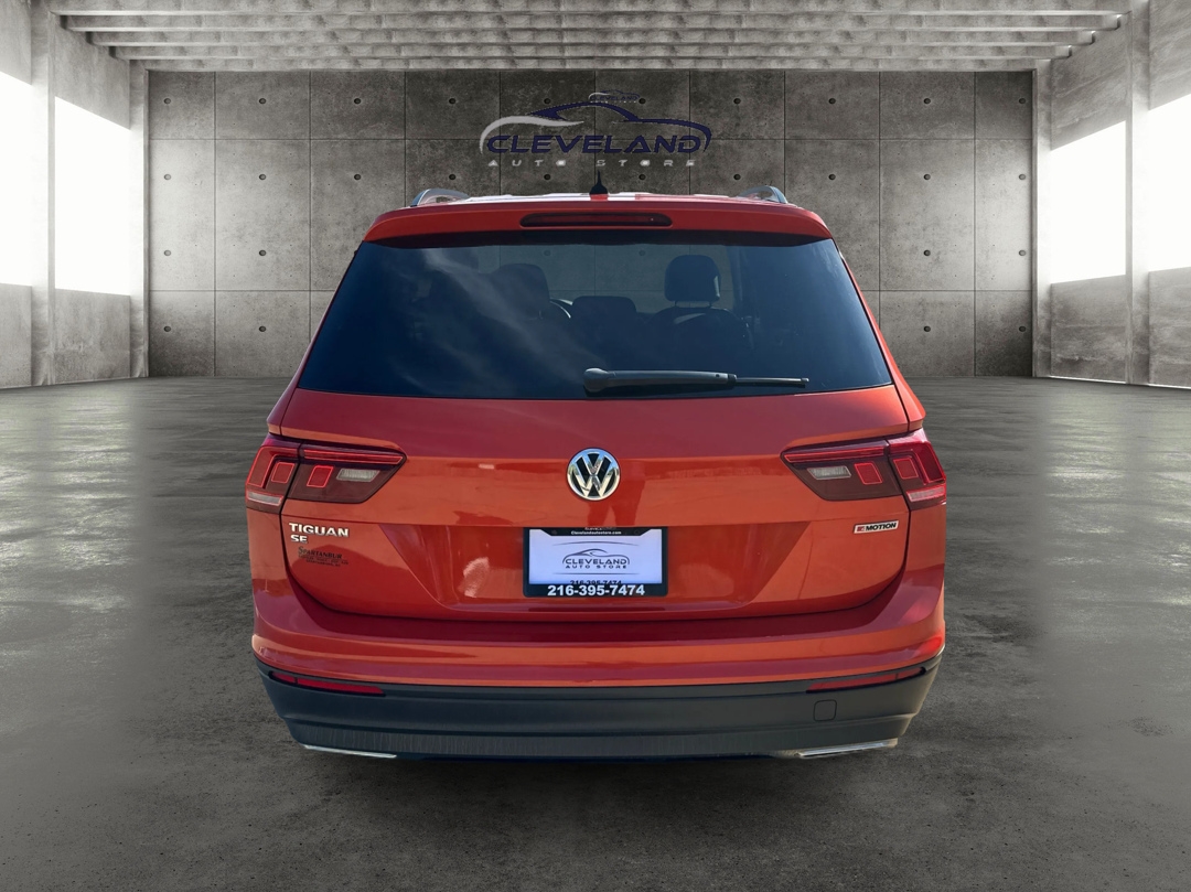 2019 Volkswagen Tiguan SEL R-Line photo 4