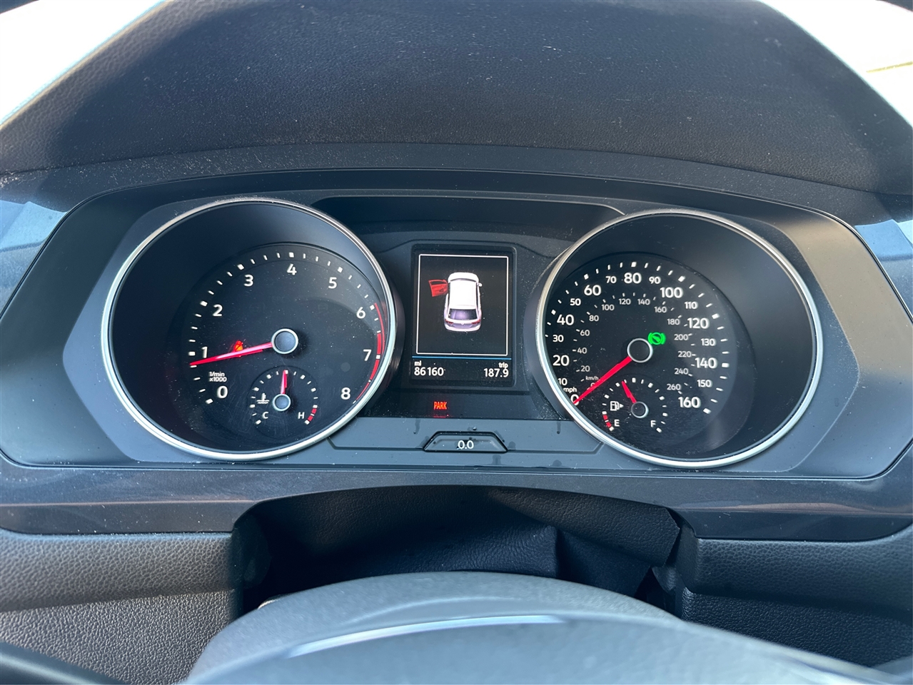 2019 Volkswagen Tiguan SEL R-Line photo 15