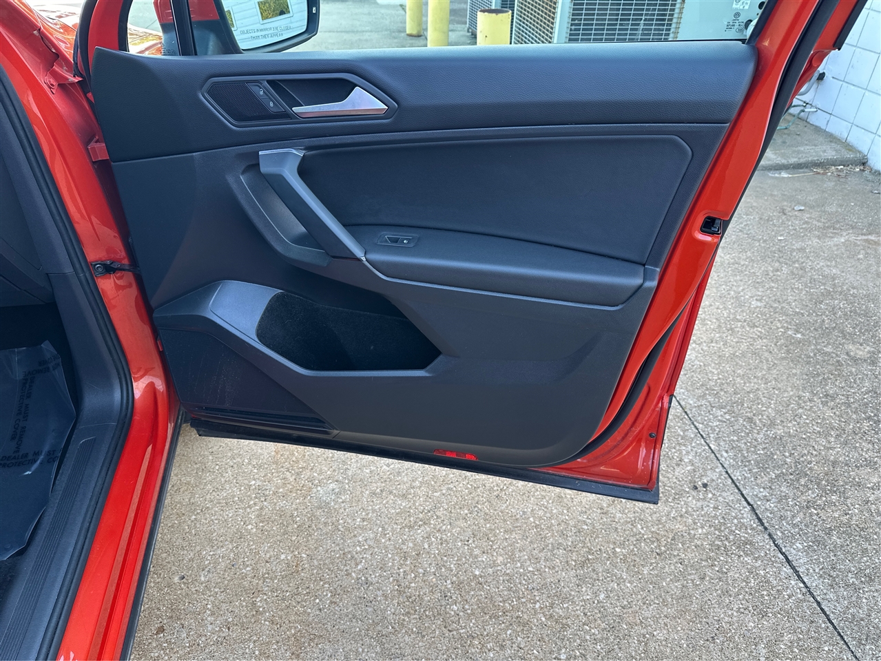 2019 Volkswagen Tiguan SEL R-Line photo 20