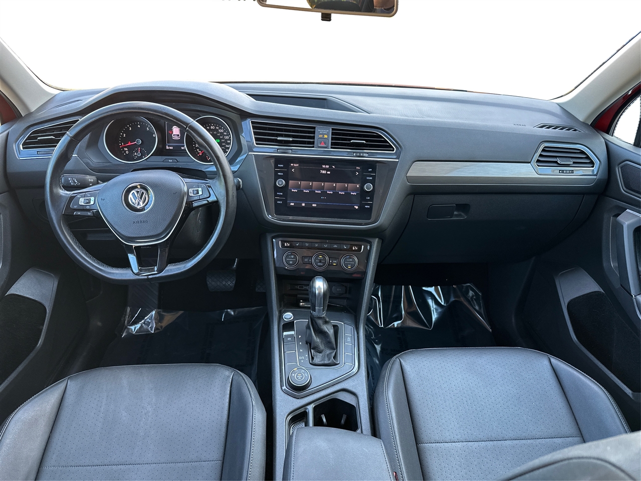 2019 Volkswagen Tiguan SEL R-Line photo 28
