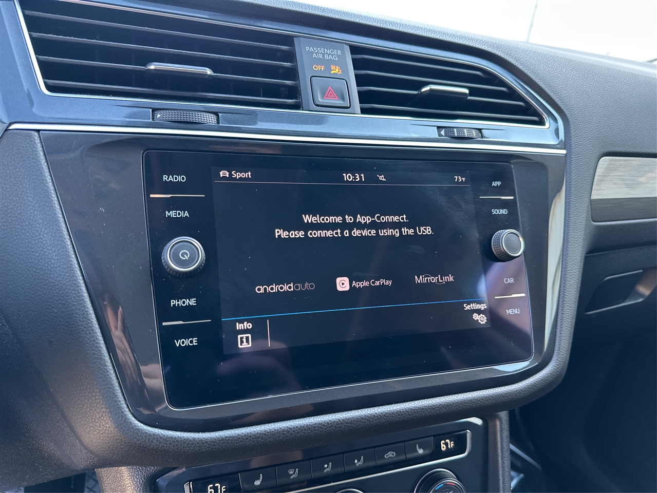 2019 Volkswagen Tiguan SEL R-Line photo 29